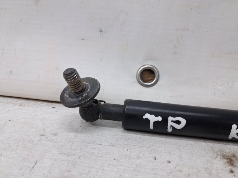 Амортизатор капота Toyota Prado J120 3.0 Diesel 1KDFTV