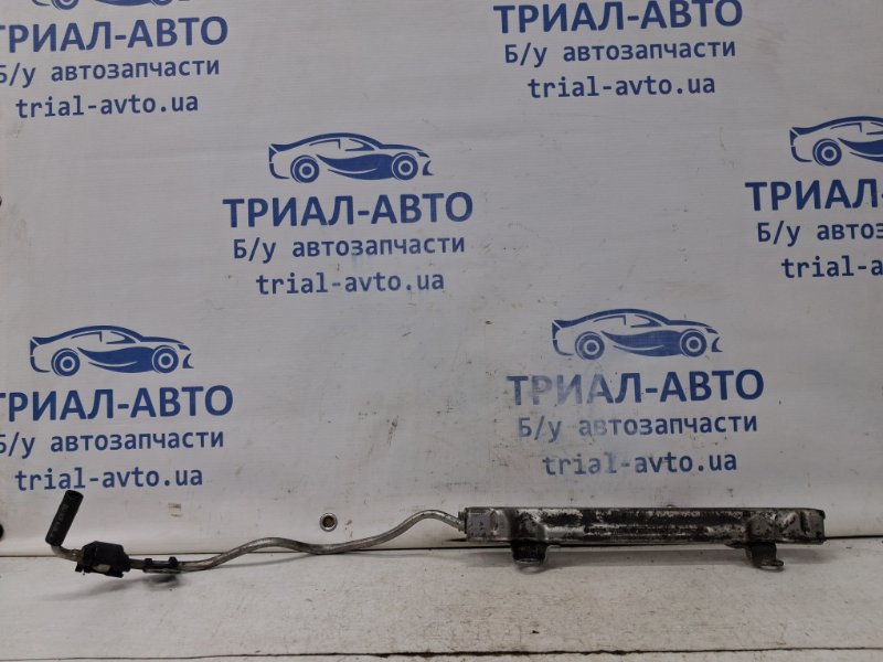 Топливная рампа Toyota Auris 2006-2012 E150 1.6 бензин 1ZRFAE 2381437050 Б/У