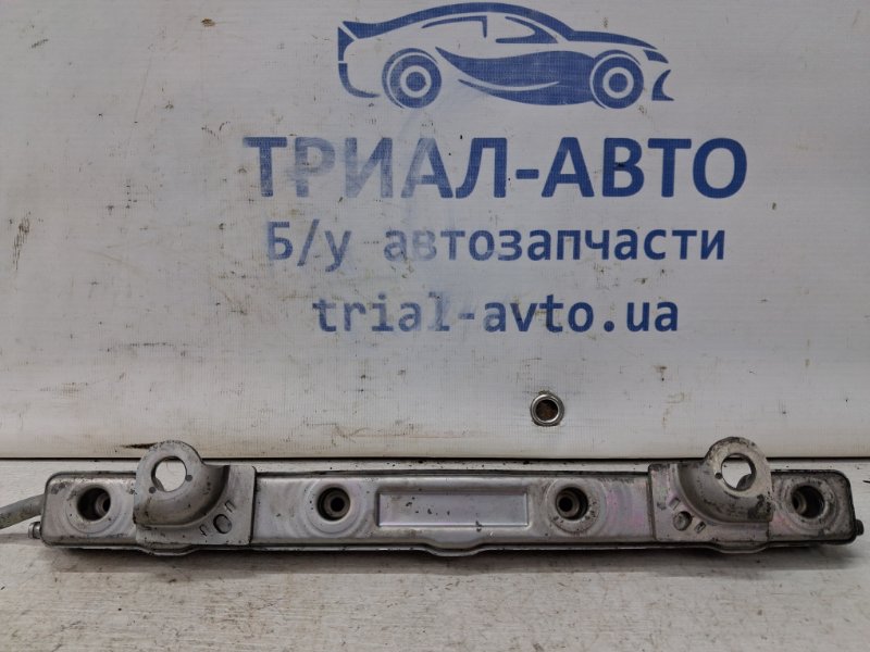 Топливная рампа Toyota Auris E150 1.6 бензин 1ZRFAE