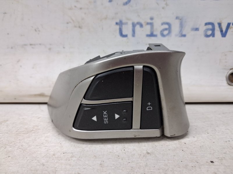 Кнопки руля SsangYong Korando 2010-2019 C200 2.0 diesel D20Dt 200008347 Б/У