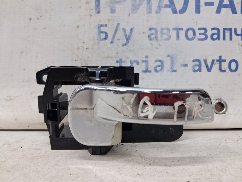 Запчасть ручка двери внутренняя правая Nissan Qashqai 2006-2013 J10 2.0 Бензин MR20DE 80670JD00A Б/У Ручка двери внутренняя правая Nissan Qashqai 2006-2013 J10 2.0 Бензин MR20DE 80670JD00A Б/У