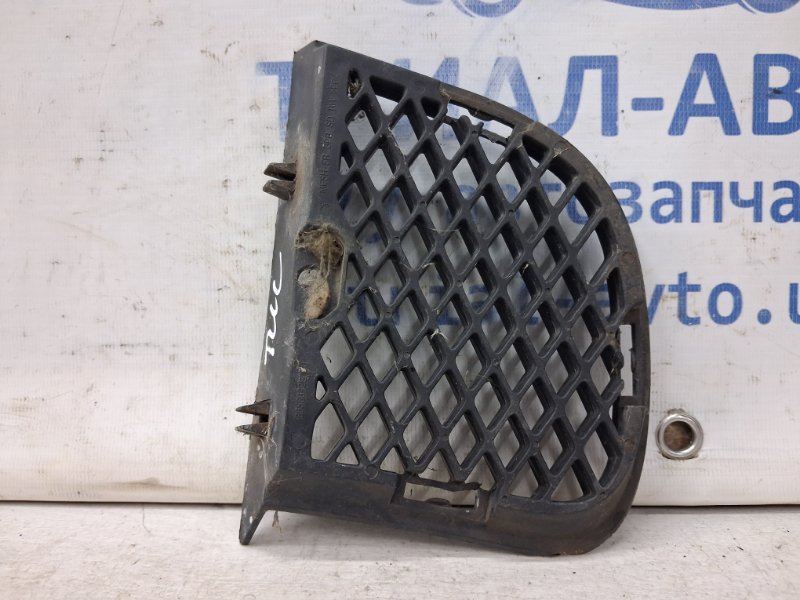 Решетка переднего бампера правая Tucson 2004-2009 JM 2.0 diesel D4EA Решетка переднего бампера правая Tucson 2004-2009 JM 2.0 diesel D4EA