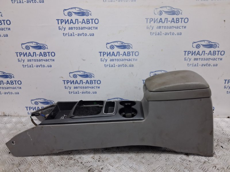 Подлокотник Kia Sorento 2002-2011 BL 2.5 diesel D4CB 846113E900CY1 Б/У