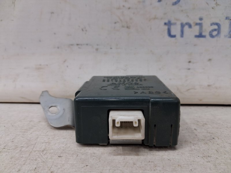 Блок управления центральным замком Prado 2002-2009 J120 3.0 Diesel 1KDFTV