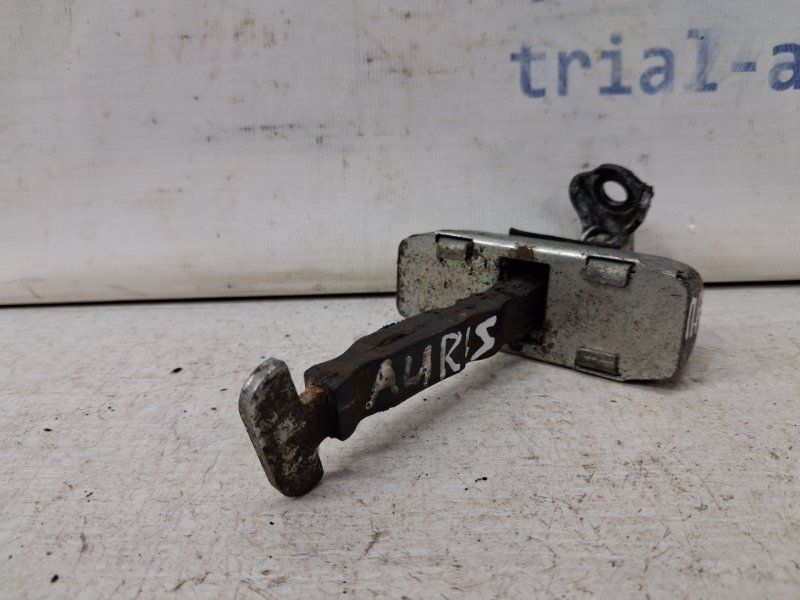 Ограничитель двери передний правый Toyota Auris E150 1.6 бензин 1ZRFAE