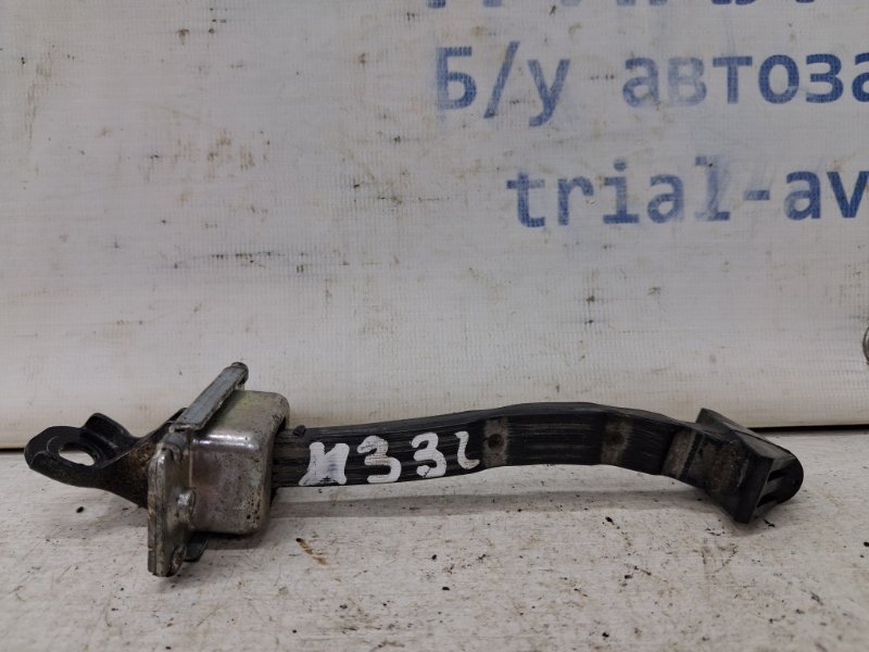 Ограничитель двери задний левый Mazda 3 2013-2019 BM 2.2 diesel BHN958270A Б/У