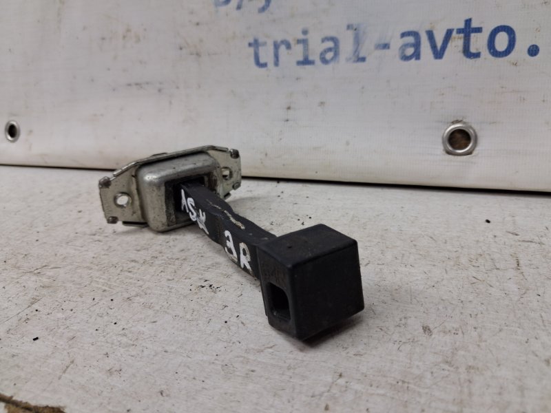 Ограничитель двери задний правый Mitsubishi ASX GA 1.8 Diesel 4N13