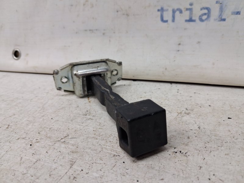 Ограничитель двери передний правый Mitsubishi ASX GA 1.8 Diesel 4N13