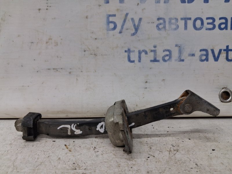 Ограничитель двери задний левый Toyota Camry 2006-2011 XV40 2.4 Бензин 2AZFE 6864033070 Б/У