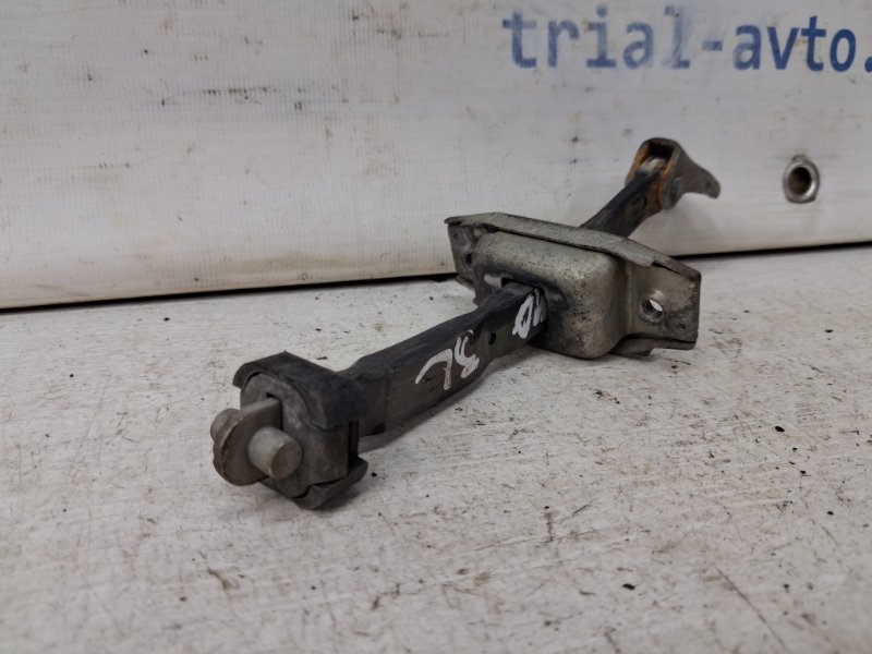 Ограничитель двери задний левый Toyota Camry XV40 2.4 Бензин 2AZFE