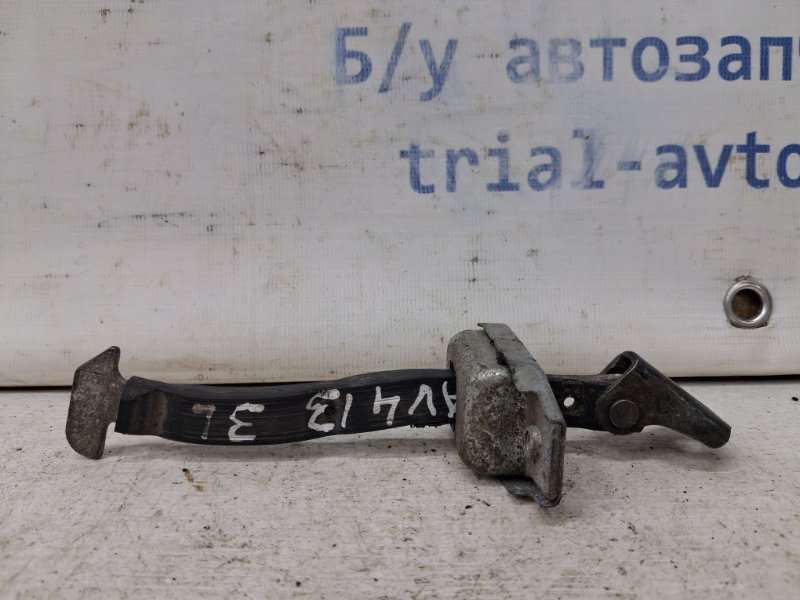 Запчасть ограничитель двери задний левый Toyota RAV 4 2012-2019 A40 2.2 diesel 2ADFTV 6863042040 Б/У Ограничитель двери задний левый Toyota RAV 4 2012-2019 A40 2.2 diesel 2ADFTV 6863042040 Б/У