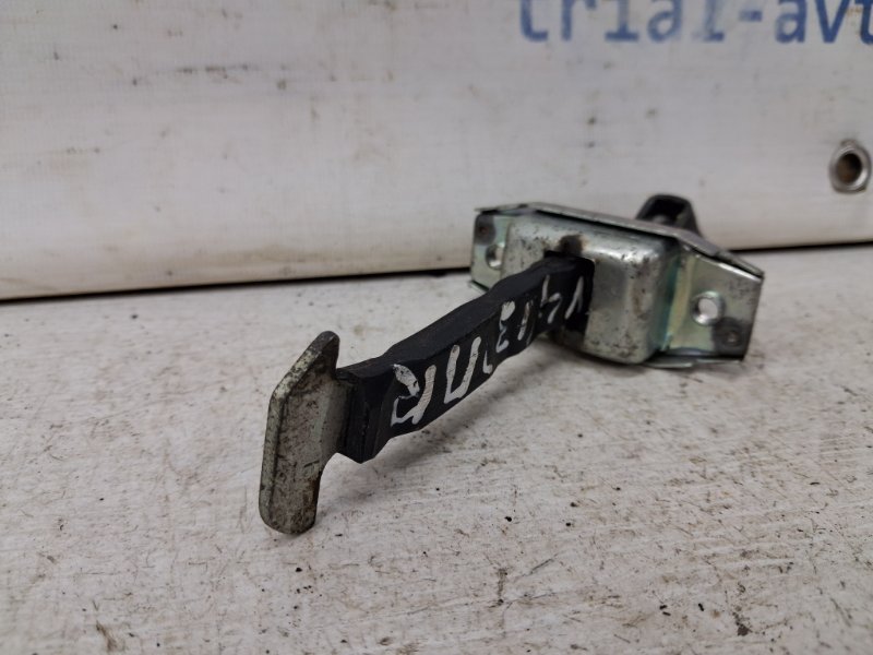 Ограничитель двери передний правый Toyota RAV 4 A40 2.2 diesel 2ADFTV