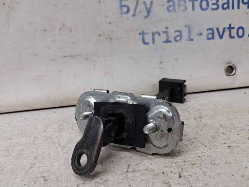 Ограничитель двери задний правый Rexton 2006-2012 Y250 2.7 D27DT