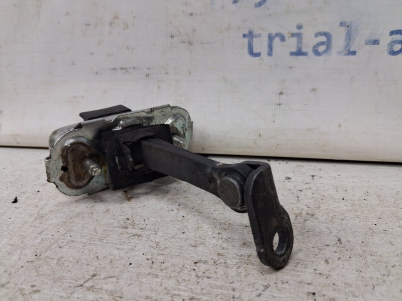 Ограничитель двери передний правый SsangYong Rexton Y250 2.7 D27DT