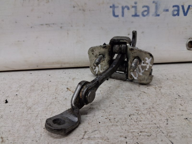 Ограничитель двери задний левый Dacia Duster HS 1.5 Diesel K9K Ограничитель двери задний левый Dacia Duster HS 1.5 Diesel K9K