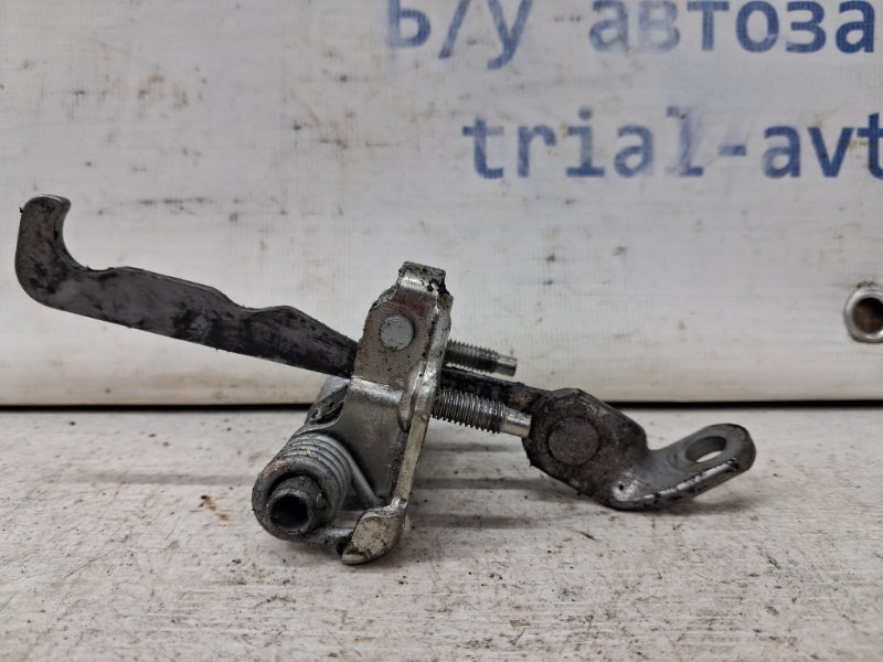 Ограничитель двери передний левый Dacia Duster 2010-2017 HS 1.5 Diesel K9K 804305879R Б/У