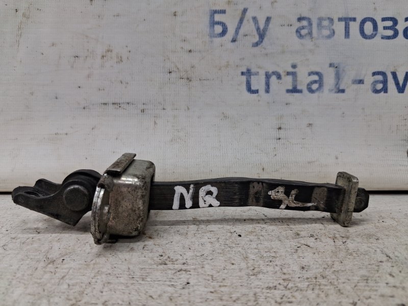 Запчасть ограничитель двери задний левый Nissan Qashqai 2006-2013 J10 2.0 Бензин MR20DE 82430JD000 Б/У Ограничитель двери задний левый Nissan Qashqai 2006-2013 J10 2.0 Бензин MR20DE 82430JD000 Б/У