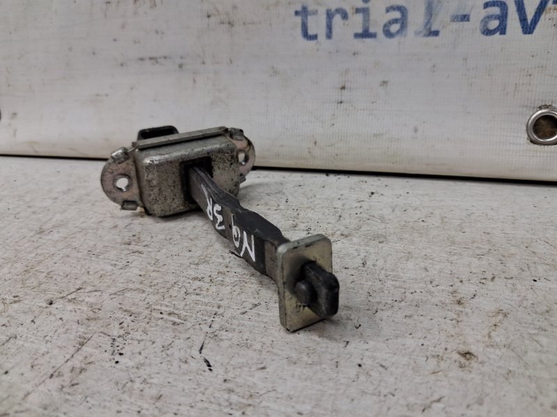 Ограничитель двери задний правый Nissan Qashqai J10 2.0 Бензин MR20DE Ограничитель двери задний правый Nissan Qashqai J10 2.0 Бензин MR20DE