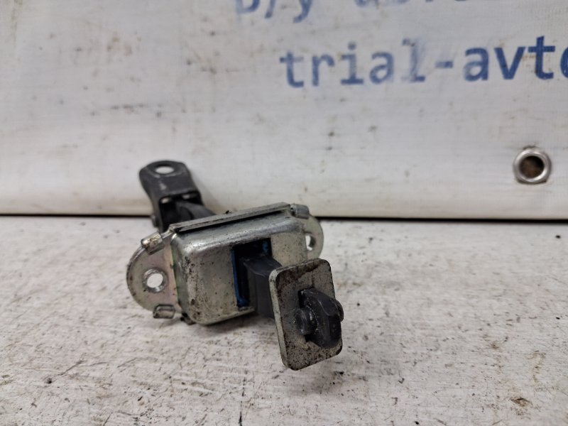 Ограничитель двери передний левый Qashqai 2006-2013 J10 2.0 Бензин MR20DE Ограничитель двери передний левый Qashqai 2006-2013 J10 2.0 Бензин MR20DE