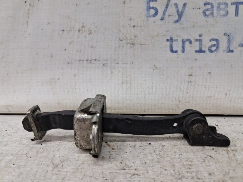 Запчасть ограничитель двери передний правый Nissan Qashqai 2006-2013 J10 2.0 Бензин MR20DE 80430JD000 Б/У Ограничитель двери передний правый Nissan Qashqai 2006-2013 J10 2.0 Бензин MR20DE 80430JD000 Б/У