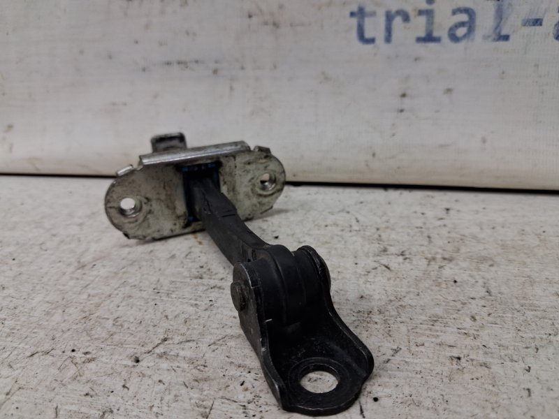 Ограничитель двери передний правый Qashqai 2006-2013 J10 2.0 Бензин MR20DE Ограничитель двери передний правый Qashqai 2006-2013 J10 2.0 Бензин MR20DE