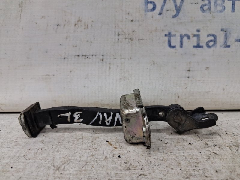 Запчасть ограничитель двери задний левый Nissan Navara 2004-2015 D40 2.5 Diesel YD25DDTI 824304X30A Б/У Ограничитель двери задний левый Nissan Navara 2004-2015 D40 2.5 Diesel YD25DDTI 824304X30A Б/У