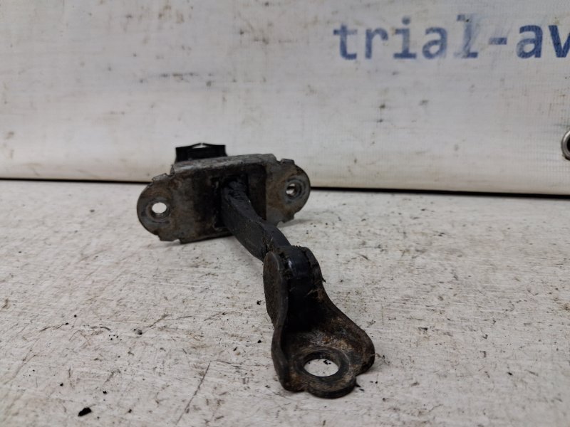 Ограничитель двери передний левый Navara 2004-2015 D40 2.5 Diesel YD25DDTI Ограничитель двери передний левый Navara 2004-2015 D40 2.5 Diesel YD25DDTI