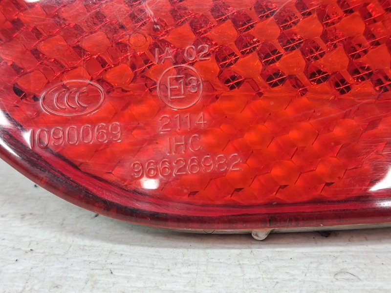 Катафот правый Chevrolet Captiva C140 2.2 diesel Z22D1