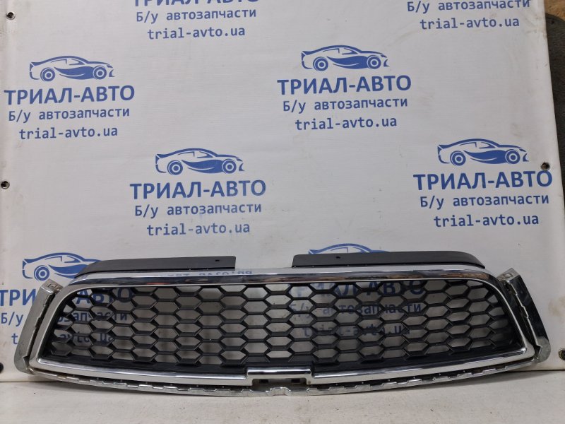 Решетка радиатора Chevrolet Captiva 2006-2018 C140 2.2 diesel Z22D1 96945168 Б/У