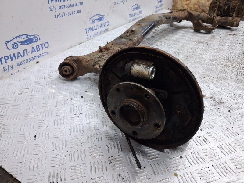 Балка задней подвески SX4 2006-2014 1 1.6 бензин M16A Балка задней подвески SX4 2006-2014 1 1.6 бензин M16A