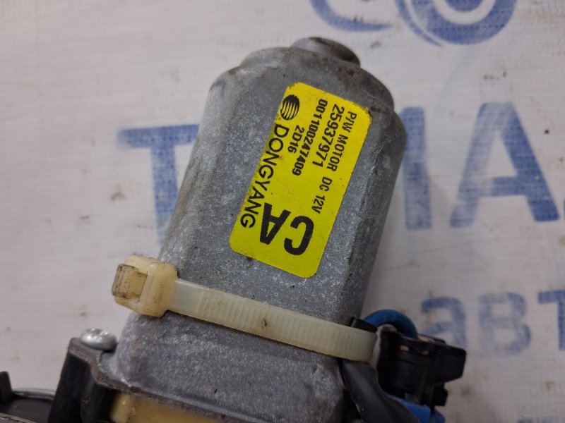 Стеклоподъемник задний левый Chevrolet Captiva C140 2.2 diesel Z22D1