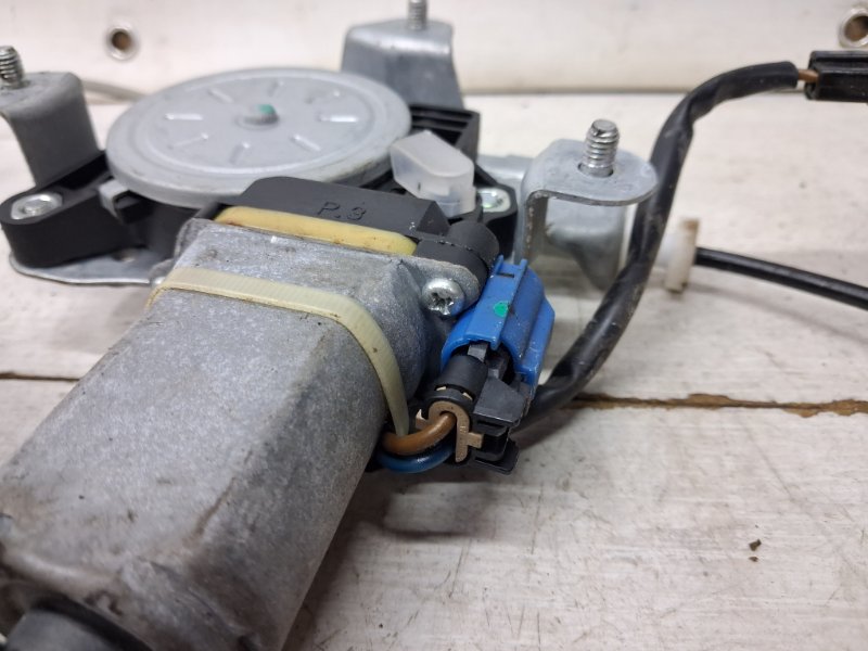 Стеклоподъемник задний левый Captiva 2006-2018 C140 2.2 diesel Z22D1