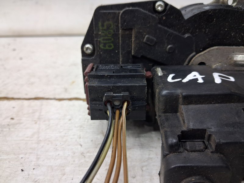 Замок двери задний левый Chevrolet Captiva C140 2.2 diesel Z22D1