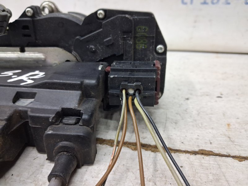 Замок двери задний правый Chevrolet Captiva C140 2.2 diesel Z22D1