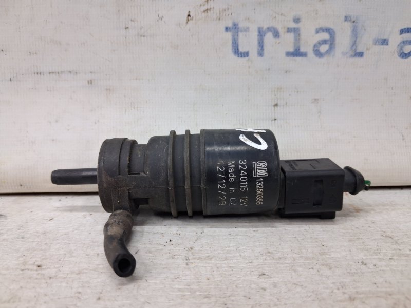 Запчасть насос омывателя стекла Chevrolet Captiva 2006-2018 C140 2.2 diesel Z22D1 13250356 Б/У Насос омывателя стекла Chevrolet Captiva 2006-2018 C140 2.2 diesel Z22D1 13250356 Б/У