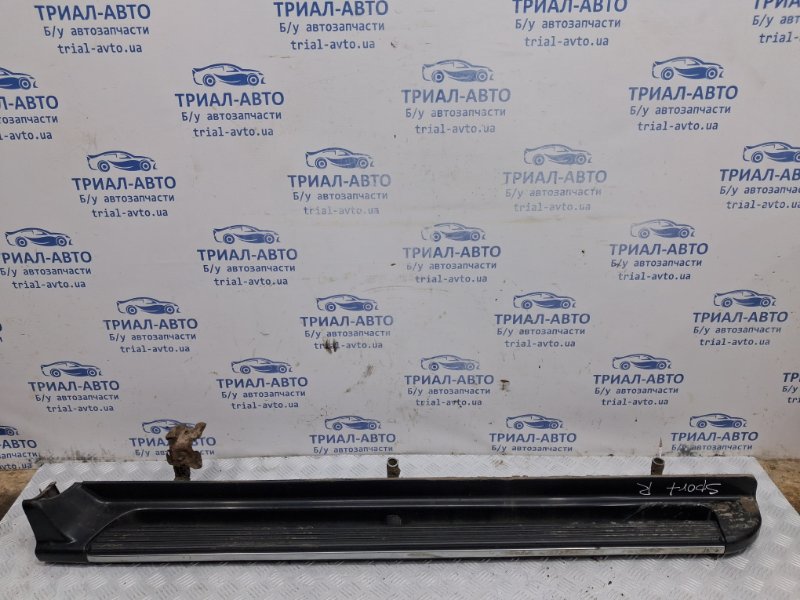 Подножка правая Mitsubishi Pajero Sport 1996-2008 K9 3.0 бензин 6G72 MR354962 Б/У