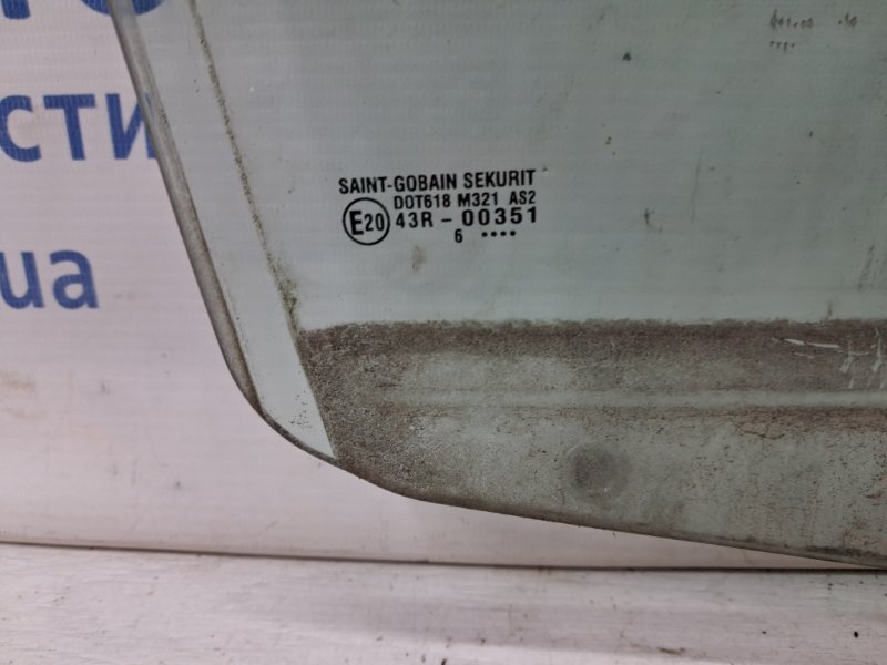 Стекло двери заднее правое Suzuki SX4 1 1.6 бензин M16A