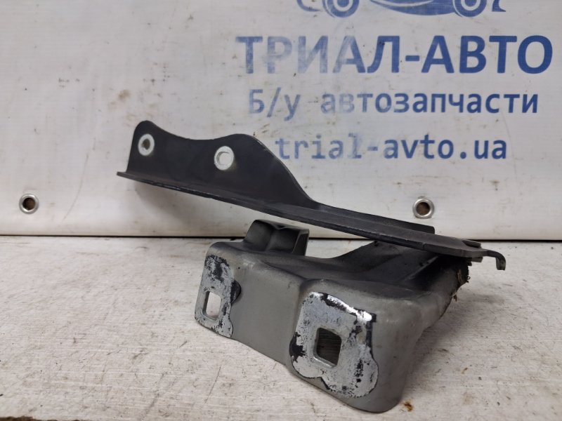 Петля капота правая Nissan Qashqai J11 1.2 Бензин HRA2DDT Петля капота правая Nissan Qashqai J11 1.2 Бензин HRA2DDT