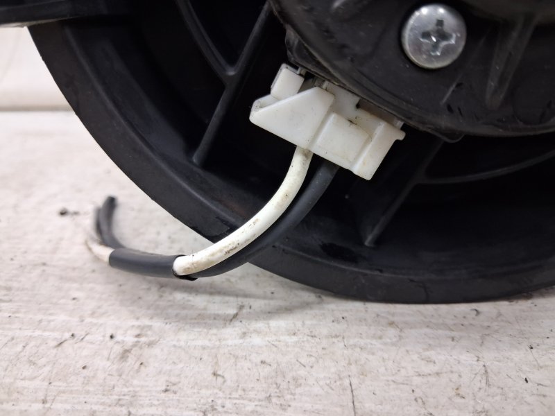 Моторчик печки Qashqai 2013-2022 J11 1.2 Бензин HRA2DDT Моторчик печки Qashqai 2013-2022 J11 1.2 Бензин HRA2DDT