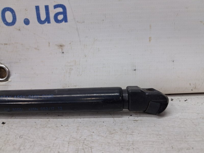 Амортизатор крышки багажника Nissan Qashqai J11 1.2 Бензин HRA2DDT Амортизатор крышки багажника Nissan Qashqai J11 1.2 Бензин HRA2DDT