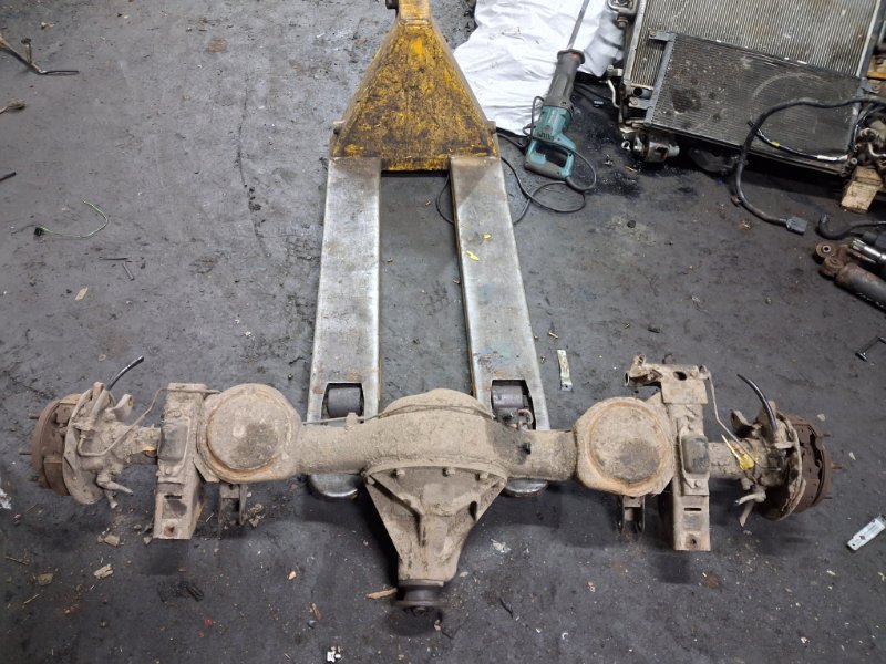 Мост задний Mitsubishi Pajero Sport 1996-2008 K9 3.0 бензин 6G72 MR263184 Б/У