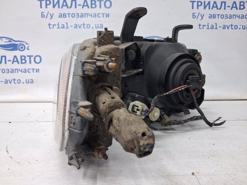 Фара левая галоген Pajero Sport 1996-2008 K9 3.0 бензин 6G72 Фара левая галоген Pajero Sport 1996-2008 K9 3.0 бензин 6G72