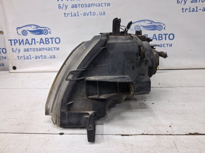 Фара правая галоген Pajero Sport 1996-2008 K9 3.0 бензин 6G72 Фара правая галоген Pajero Sport 1996-2008 K9 3.0 бензин 6G72