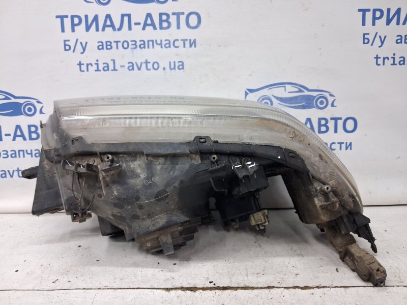 Фара правая галоген Pajero Sport 1996-2008 K9 3.0 бензин 6G72 Фара правая галоген Pajero Sport 1996-2008 K9 3.0 бензин 6G72