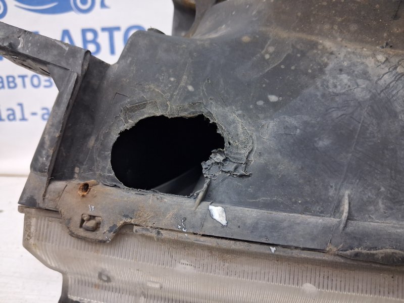 Фара правая галоген Pajero Sport 1996-2008 K9 3.0 бензин 6G72 Фара правая галоген Pajero Sport 1996-2008 K9 3.0 бензин 6G72