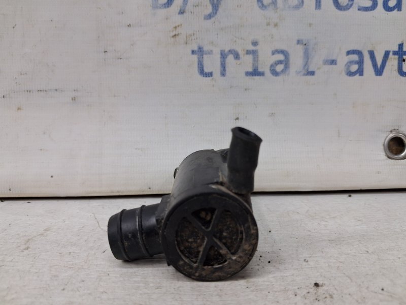 Насос омывателя стекла Pajero Sport 1996-2008 K9 3.0 бензин 6G72 Насос омывателя стекла Pajero Sport 1996-2008 K9 3.0 бензин 6G72