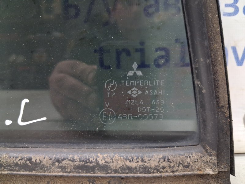 Стекло двери задней левой (форточка) Pajero Sport 1996-2008 K9 3.0 бензин 6G72