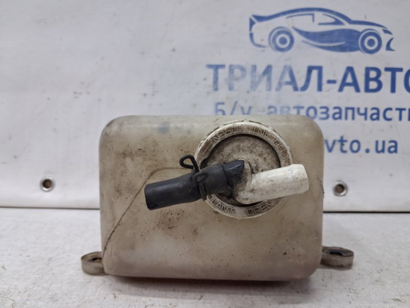 Бачок радиатора (расширительный) Mitsubishi Pajero Sport K9 3.0 бензин 6G72 Бачок радиатора (расширительный) Mitsubishi Pajero Sport K9 3.0 бензин 6G72