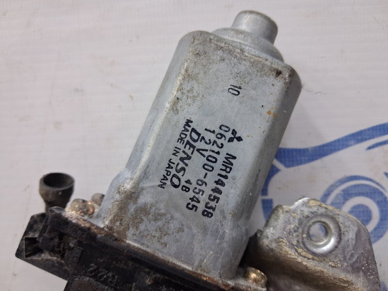 Стеклоподъемник задний правый Mitsubishi Pajero Sport K9 3.0 бензин 6G72