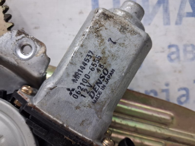 Стеклоподъемник задний левый Mitsubishi Pajero Sport K9 3.0 бензин 6G72